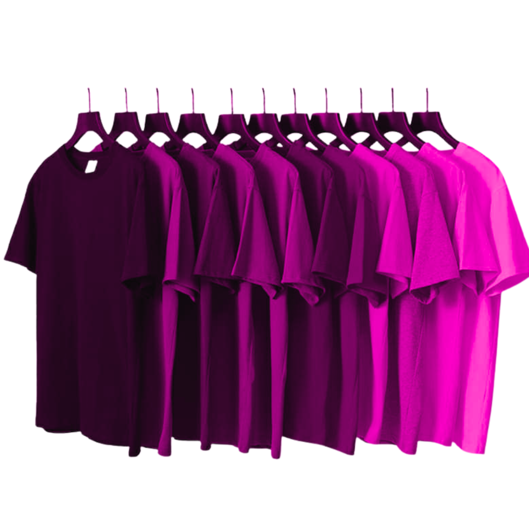 onze blusas rosas penduradas em cabides